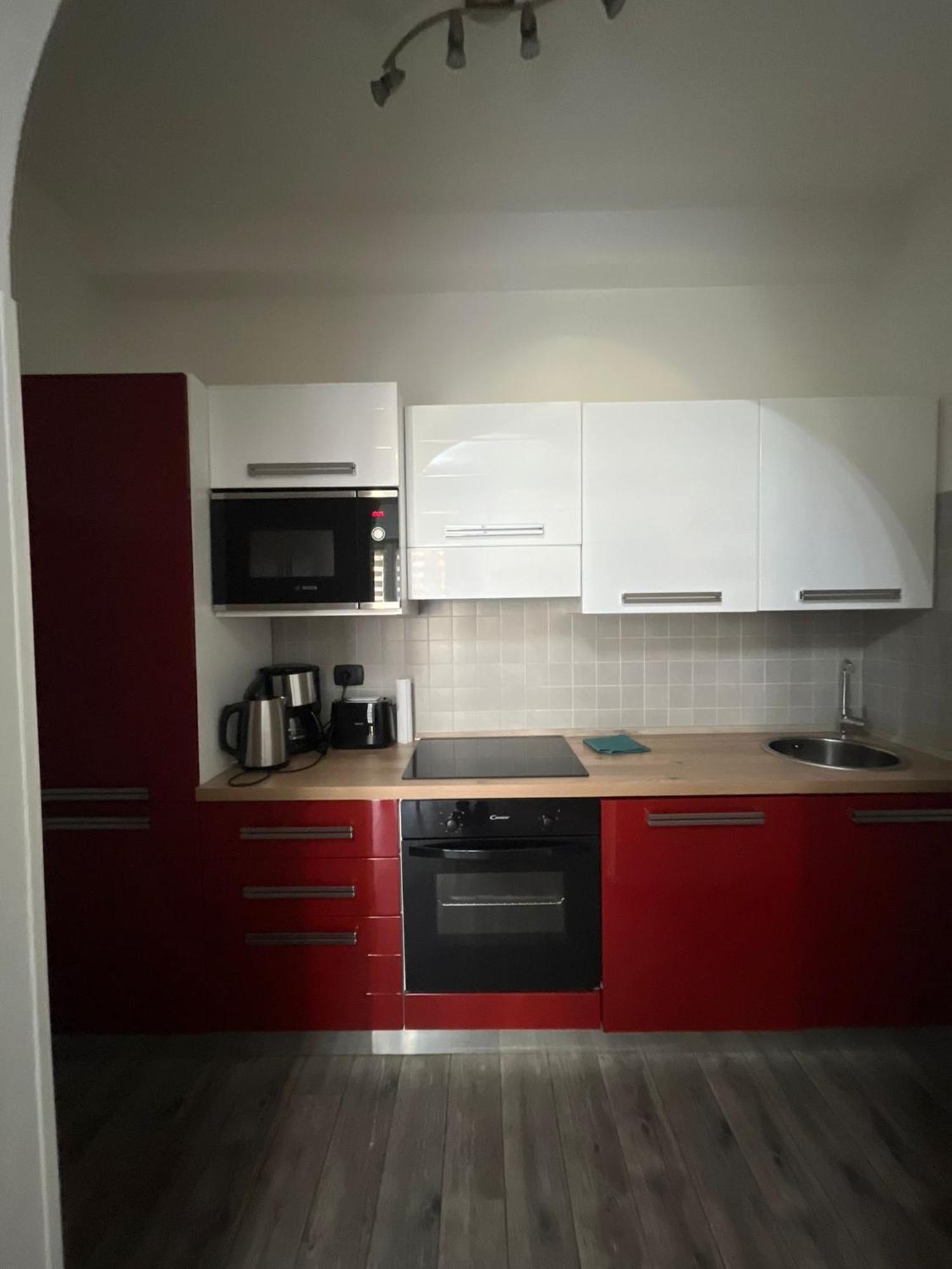 דירות מאלצ'סינה Casa Simone מראה חיצוני תמונה