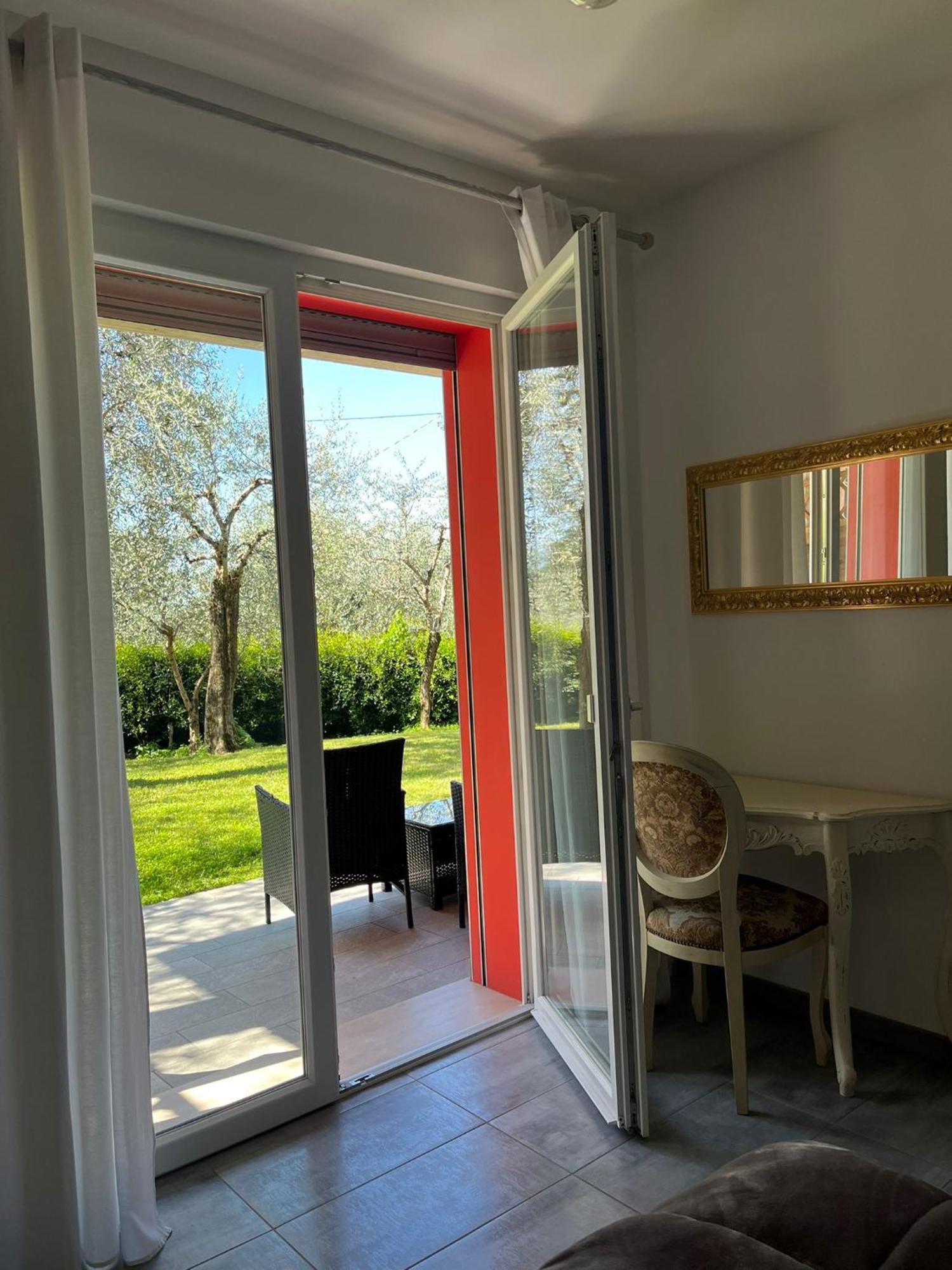דירות מאלצ'סינה Casa Simone מראה חיצוני תמונה
