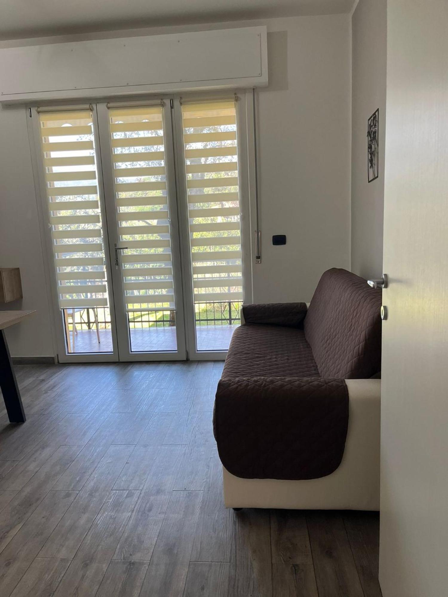 דירות מאלצ'סינה Casa Simone מראה חיצוני תמונה