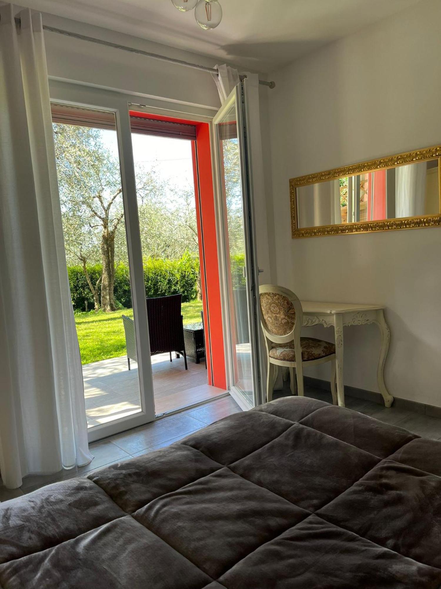 דירות מאלצ'סינה Casa Simone מראה חיצוני תמונה