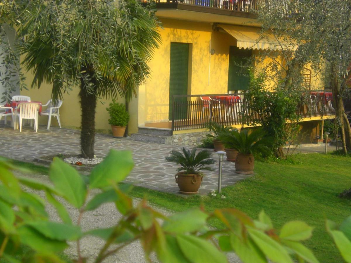 דירות מאלצ'סינה Casa Simone מראה חיצוני תמונה